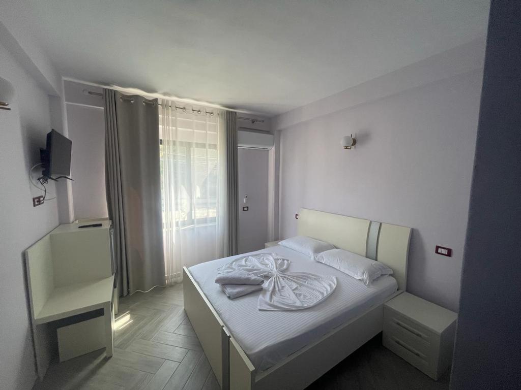 Hotel Ferrara Dıraç Dış mekan fotoğraf