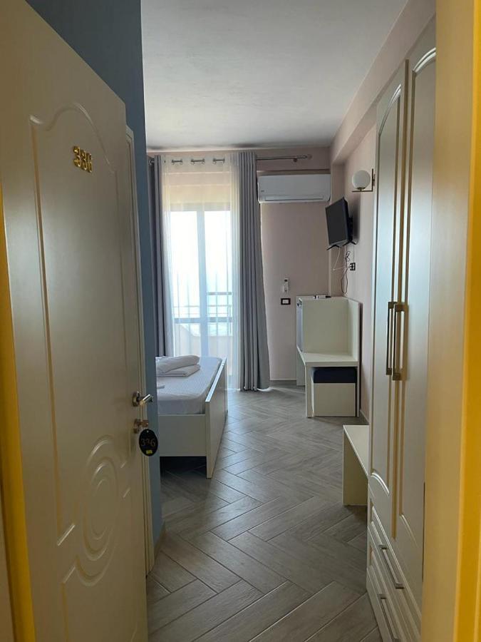 Hotel Ferrara Dıraç Dış mekan fotoğraf