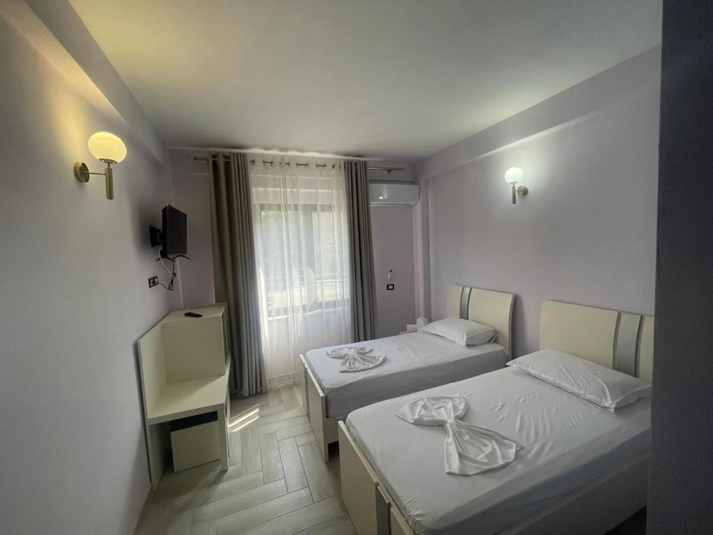 Hotel Ferrara Dıraç Dış mekan fotoğraf